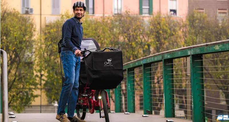 Bicicapace Justlong Longtail Cargo Bike in Red-6