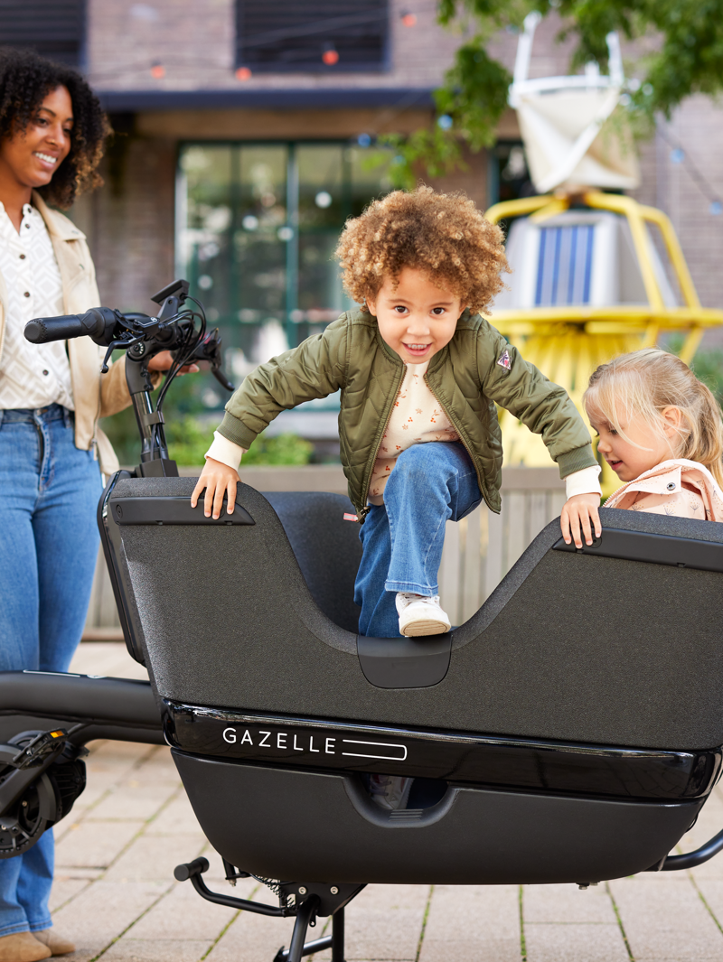 Gazelle Makki Travel 400Wh in Black-2