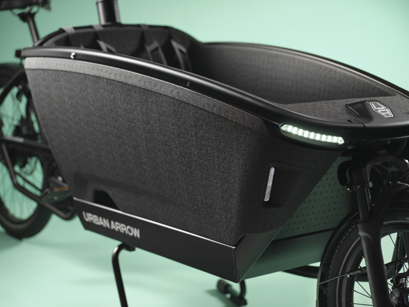 Urban Arrow Family Next in Black-2